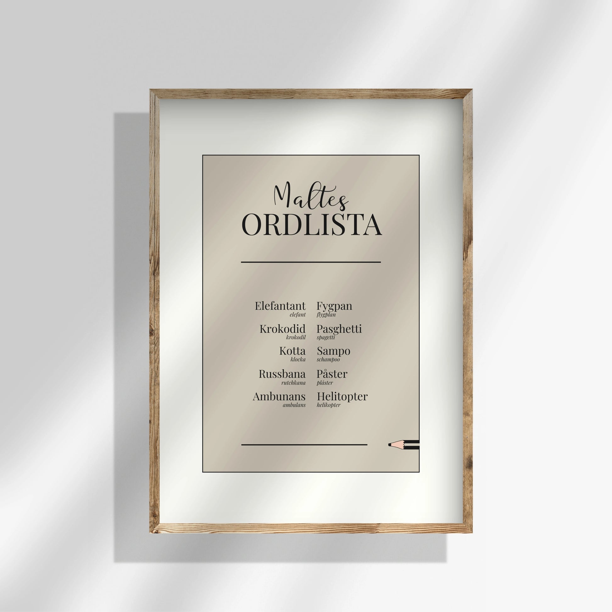 Beige personlig ordlistsposter med 10 ord och vit passepartout-kant. Barnets större ordlista med betydelser och korrekt ord vid felsägningar mot beige bakgrund.