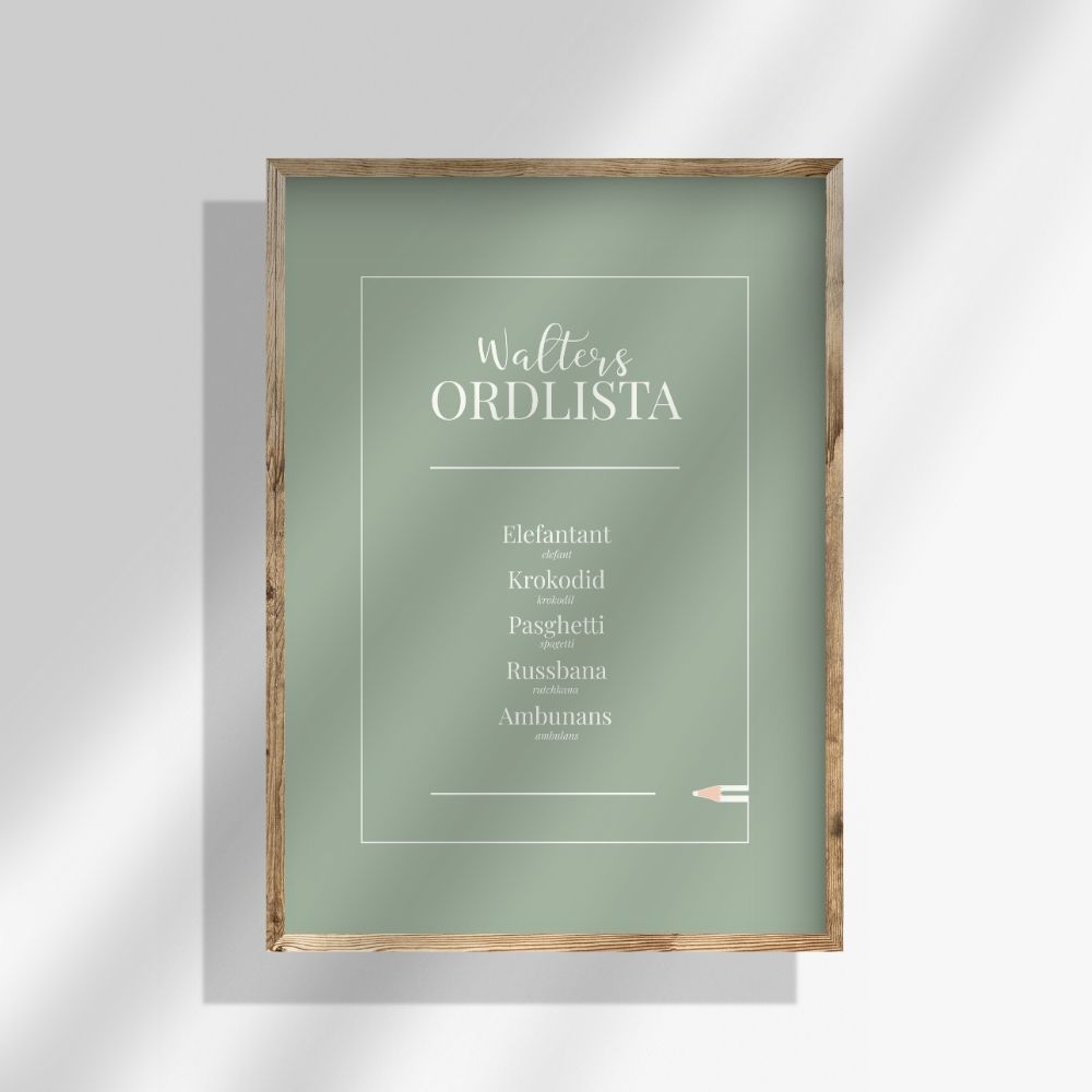 Personlig ordlistposter i grön ton. En varm tavla för barn med barns ord – skapad i minimalistisk design som låter dig bevara orden som betyder mest.